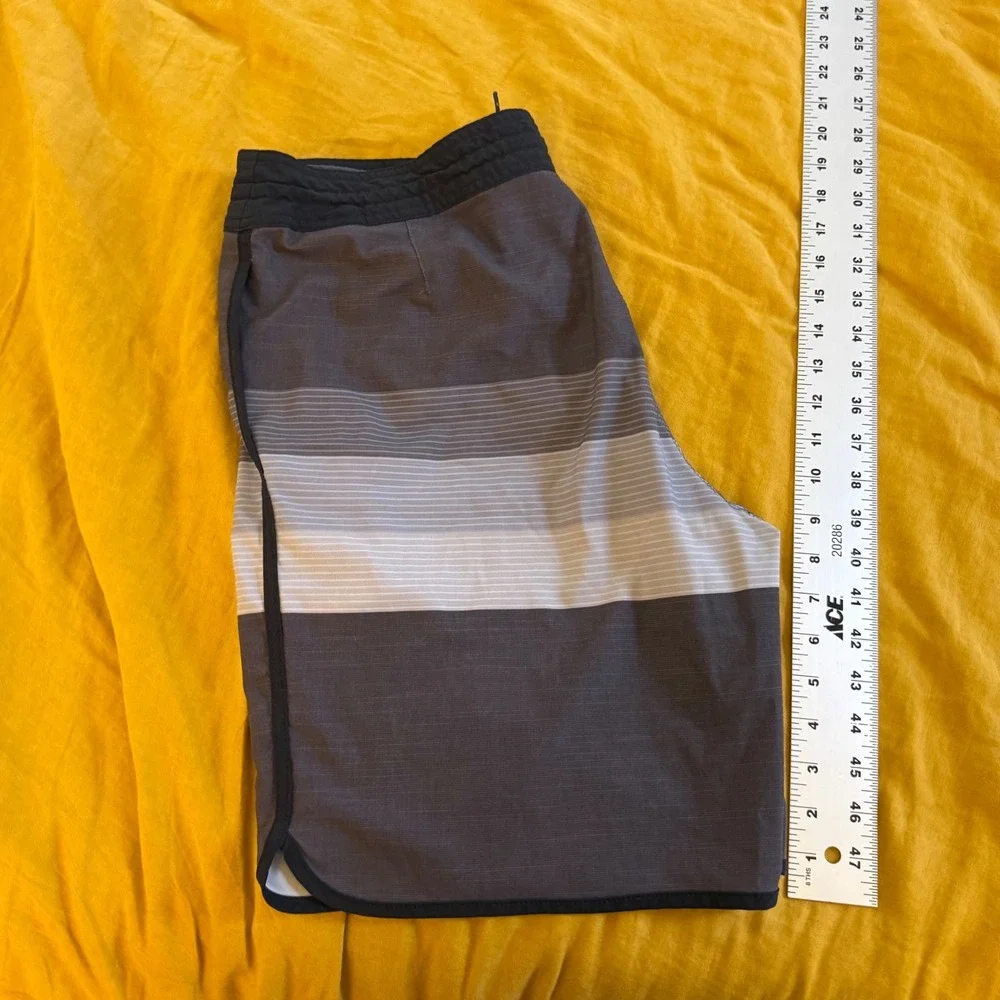 Quiksilver Mens Grey Striped Recycled Board Shorts Size 34 Swim‎ Trunks